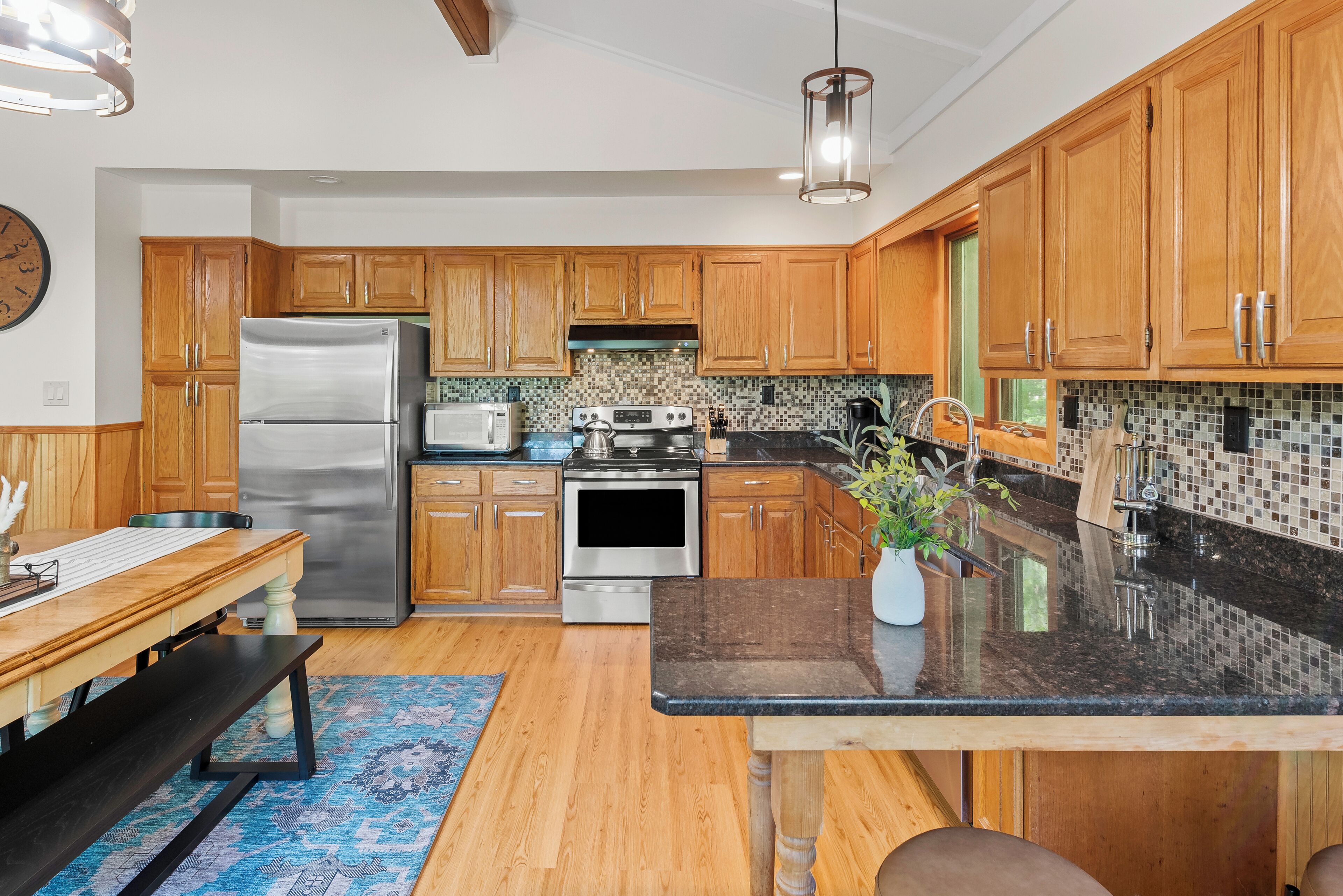 ثلاجة، ميكروويف، فرن، موقد طهي مسطح