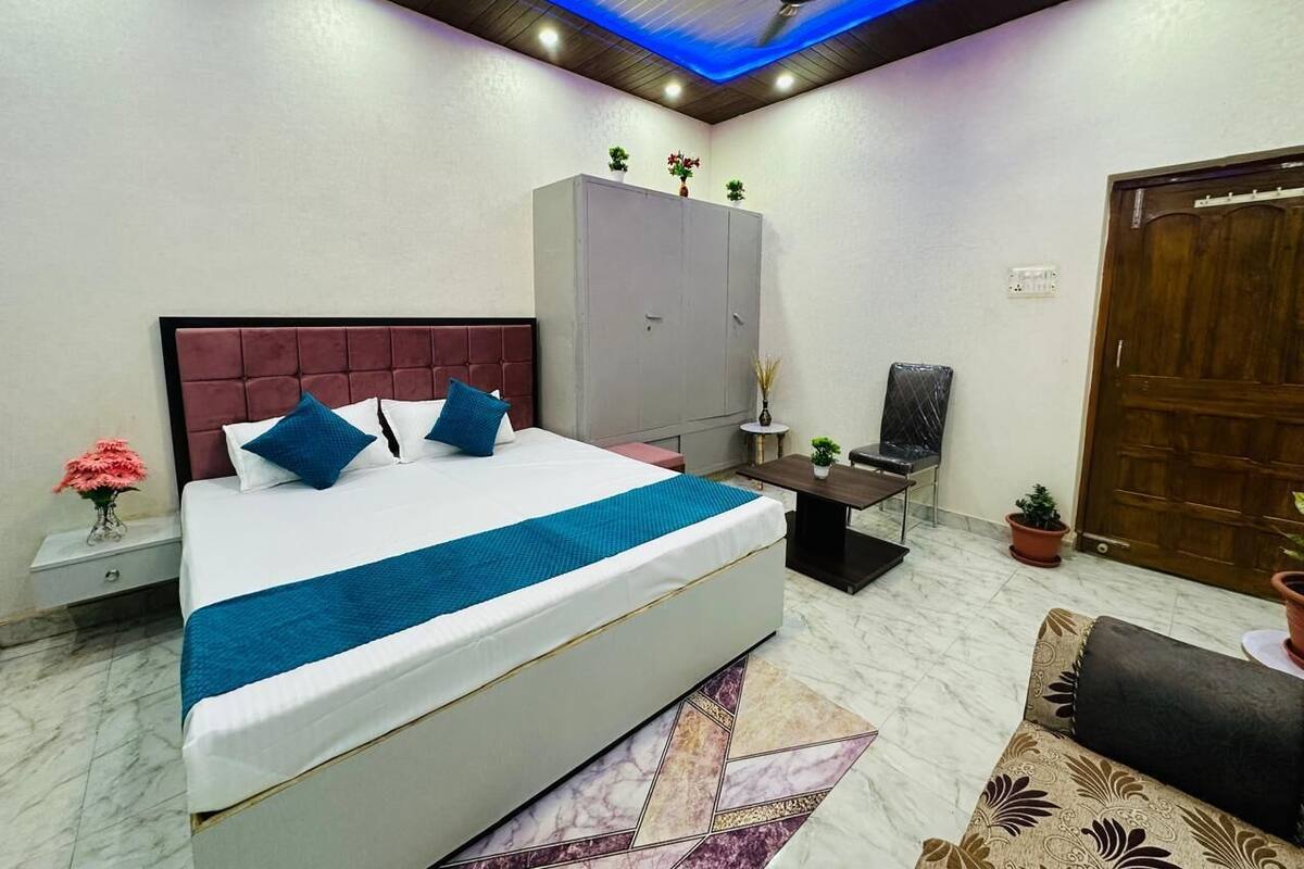 Standard Room, Balcony | In-room safe, desk, laptop workspace, free WiFi