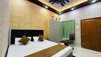 Deluxe Room, Balcony | In-room safe, desk, laptop workspace, free WiFi