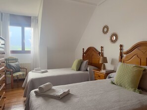 3 chambres, fer et planche à repasser, draps fournis