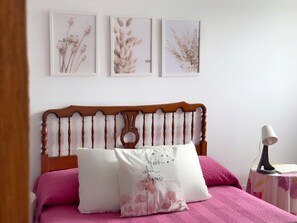 3 bedrooms, iron/ironing board, bed sheets