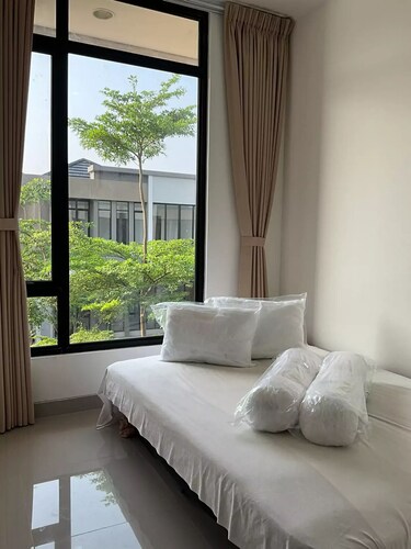 Rumah Dallas pik 2 dan free pembantu
Banyak tempat wisata kuliner, klub, pantai