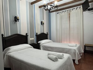 Comfort-Doppel- oder -Zweibettzimmer, Balkon, Stadtblick