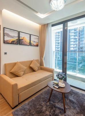 Standard Apartment, 1 Bedroom, City View | Living area
