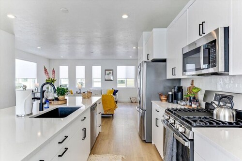 No Chores - Pet Friendly Townhome Near Ski Resorts