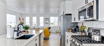 No Chores - Pet Friendly Townhome Near Ski Resorts