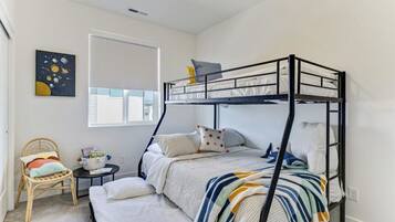 4 bedrooms, desk, iron/ironing board, travel crib