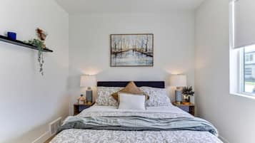 4 bedrooms, desk, iron/ironing board, travel crib