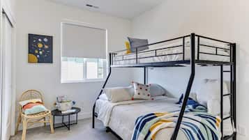 4 bedrooms, desk, iron/ironing board, travel crib