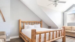2 bedrooms, iron/ironing board, free WiFi, bed sheets - Beautiful Townhouse - Mountain Views - Sleeps 6 (Fernie)