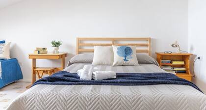 Cosy apartment for 3 people with WIFI, A/C, TV and panoramic view