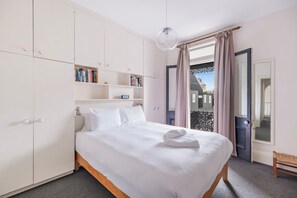 3 habitaciones, tabla de planchar con plancha, wifi y ropa de cama