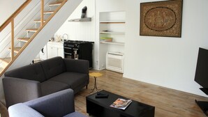 TV, DVD-spiller og bøker