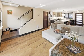 电视、壁炉、电子游戏