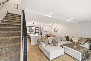 テレビ、暖炉、テレビゲーム