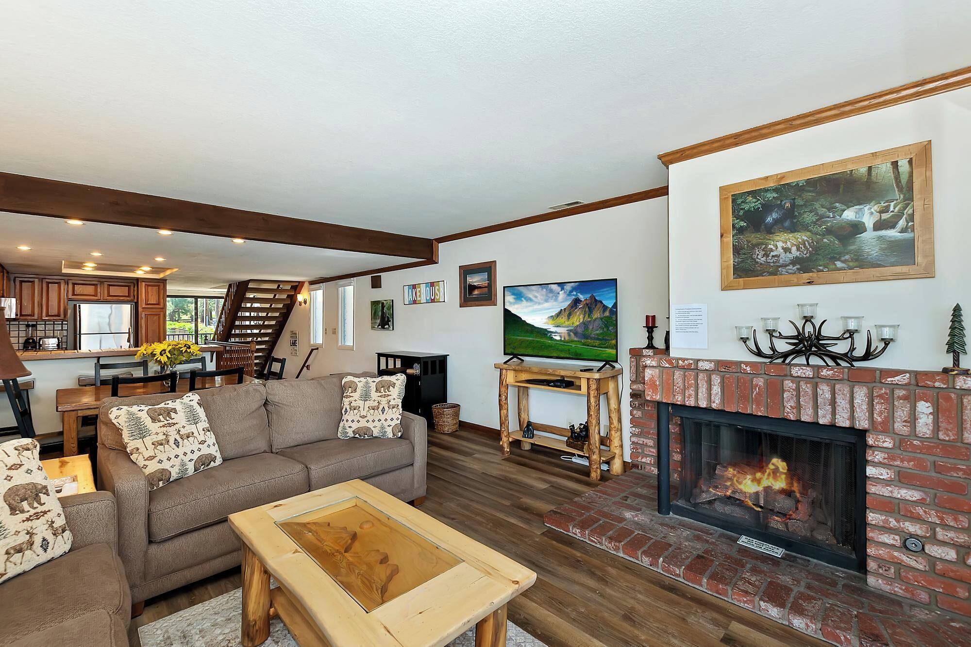 TV, fireplace