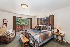 3 bedrooms, WiFi - Northern Cross Retreat By Destination Big Bear:Game Room! Pet Friendly! Fire Pit! Decks! Fenced Yard! (Big Bear Lake)