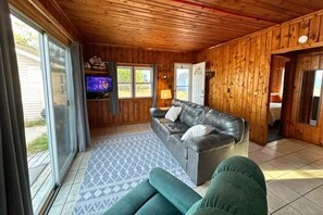 TV - 9 cottages on the beach of Lake Huron! (Au Sable Charter Township)