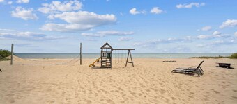 #2 | Cozy & Easy - Steps to the Sand