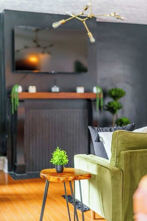 Interior - Short North/Downtown | Steps to High St | Walk to Convention Ctr | Free Parking (Columbus)