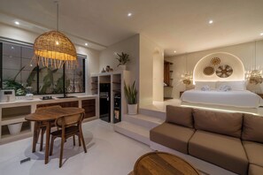 Fridge, stovetop, blender, cookware/dishes/utensils - Casa Melosa - Charming and Intimate Villa Nestled in Umalas (Kerobokan)