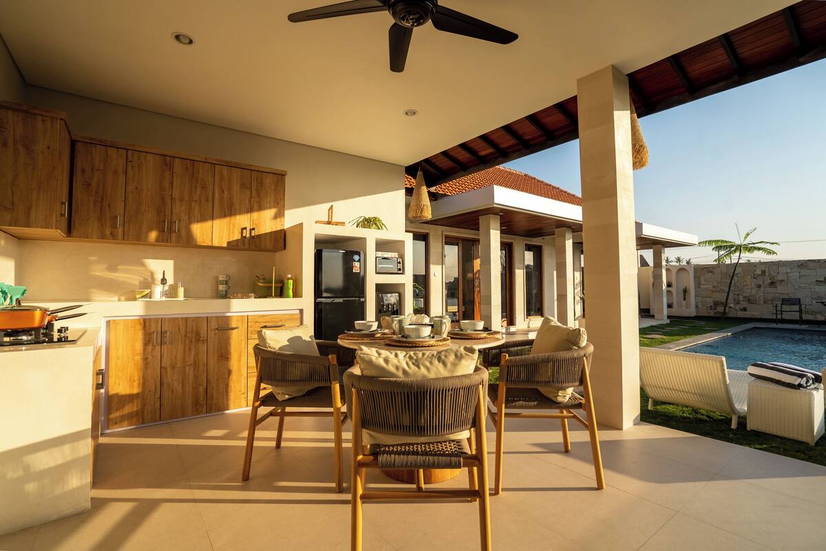 Panoramic Villa, 2 Bedrooms, Private Pool | Living room | 50-inch TV with digital channels