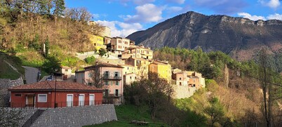 4/5-person apartment in the heart of the village 
