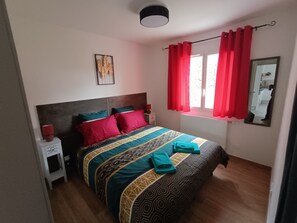 3 bedrooms, iron/ironing board, WiFi, bed sheets - New villa, ideal for a relaxing family holiday in the heart of the Ardèche village (Ardoix)