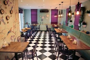 Free daily buffet breakfast  - Vitrage Hotel (Baku)