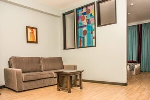 Standard Double Room | Living area - Vitrage Hotel (Baku)