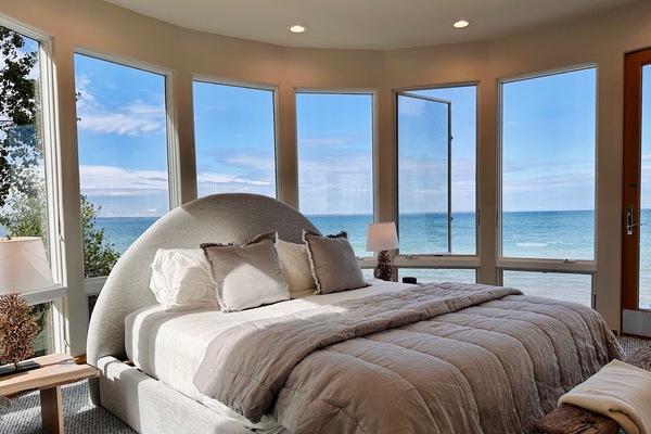 5 bedrooms, iron/ironing board, free WiFi, bed sheets