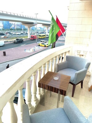 Delad sovsal - sovsal (män och kvinnor) - utsikt mot staden | Exteriör