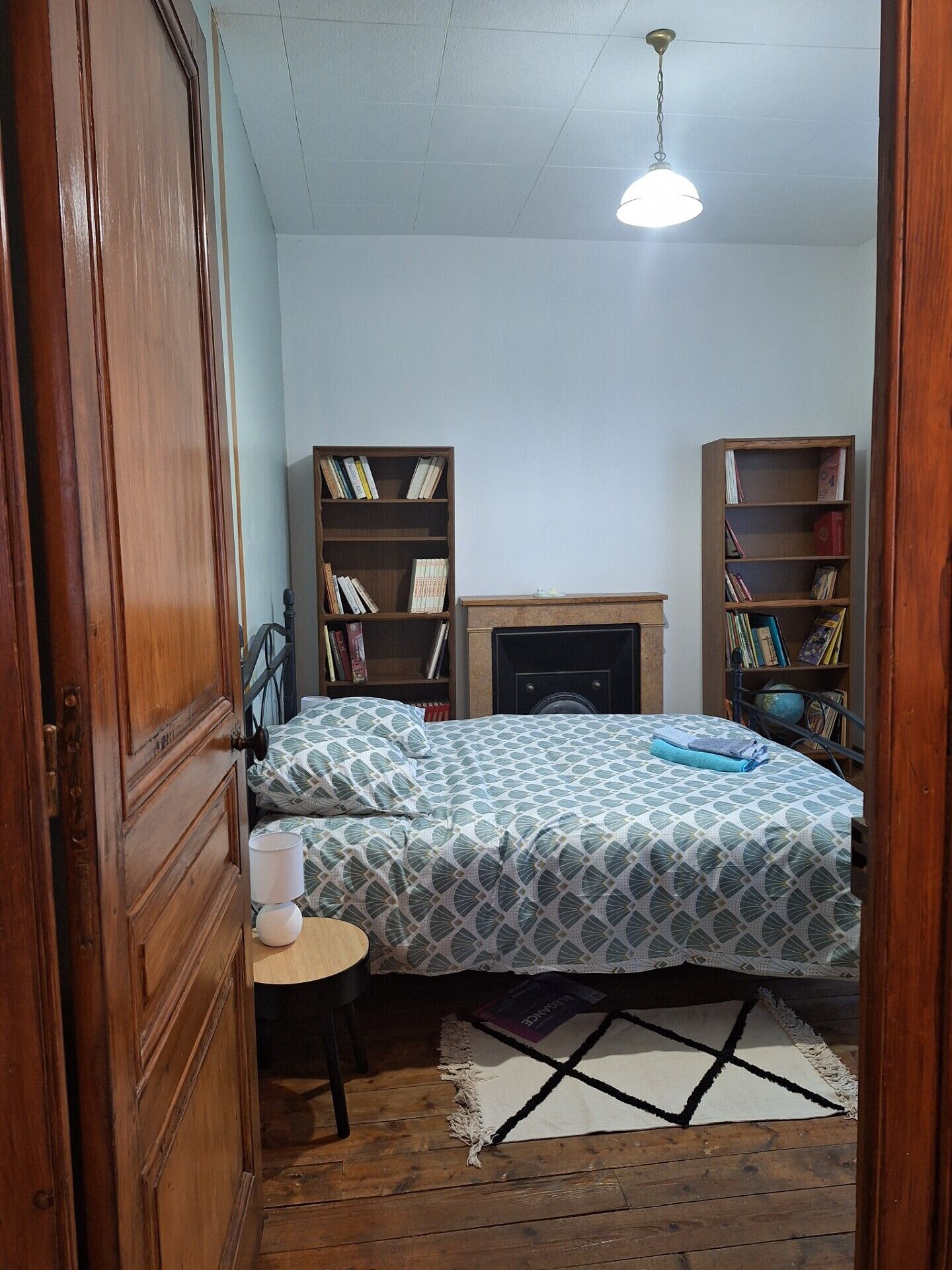 3 bedrooms, iron/ironing board, travel cot, WiFi