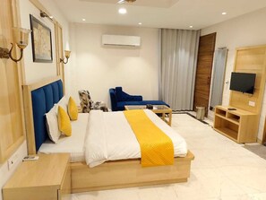 ห้องดีลักซ์ดับเบิล, วิวสวน | 1 ห้องนอน, ตู้นิรภัยในห้องพัก, ห้องเก็บเสียง, เตารีด/โต๊ะรีดผ้า