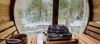 Riverside Fun Retreat w/ Saunas Hot Tub & Arcade Next to Smugglers’ Notch Resort