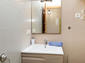 Hair dryer, towels