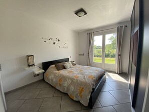 3 bedrooms, free WiFi - Charming Family Home in Quiet Urt with Pool, Sleeps 6-8 (Urt)