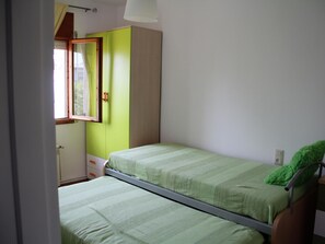 3 bedrooms, free WiFi, bed sheets
