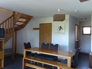 Dining - Arc 1600: 3-room apartment, sleeps 8, pool, parking (Les Arcs 1600)