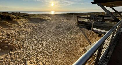 Studio apartment cabin, sleeps 4, sea-facing