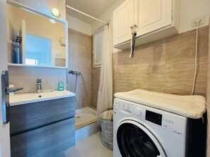 Towels - 1-bedroom apartment with AC and parking, near the beach in Calvi (Calvi)