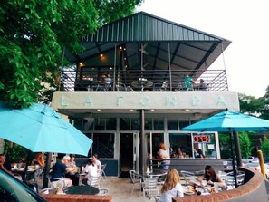 Outdoor dining - Queen's Gambit (Atlanta)