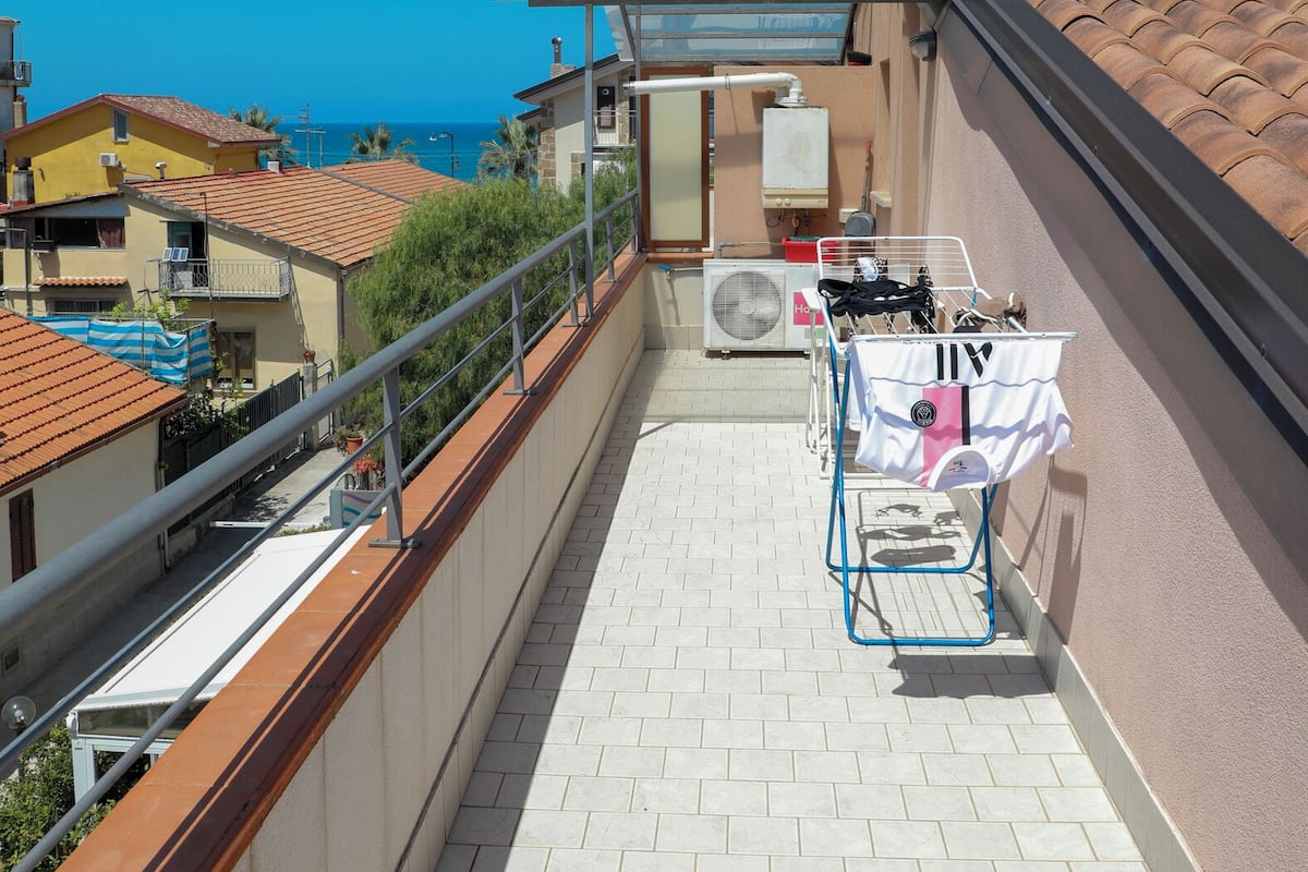 Kamar Standar, balkon, pemandangan laut | Meja kerja, Wi-Fi gratis, dan seprai linen