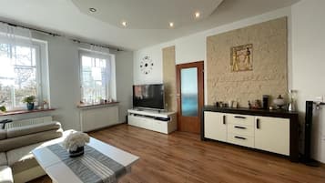 Smart-TV, Videospiele, DVD-Player, Stereoanlage