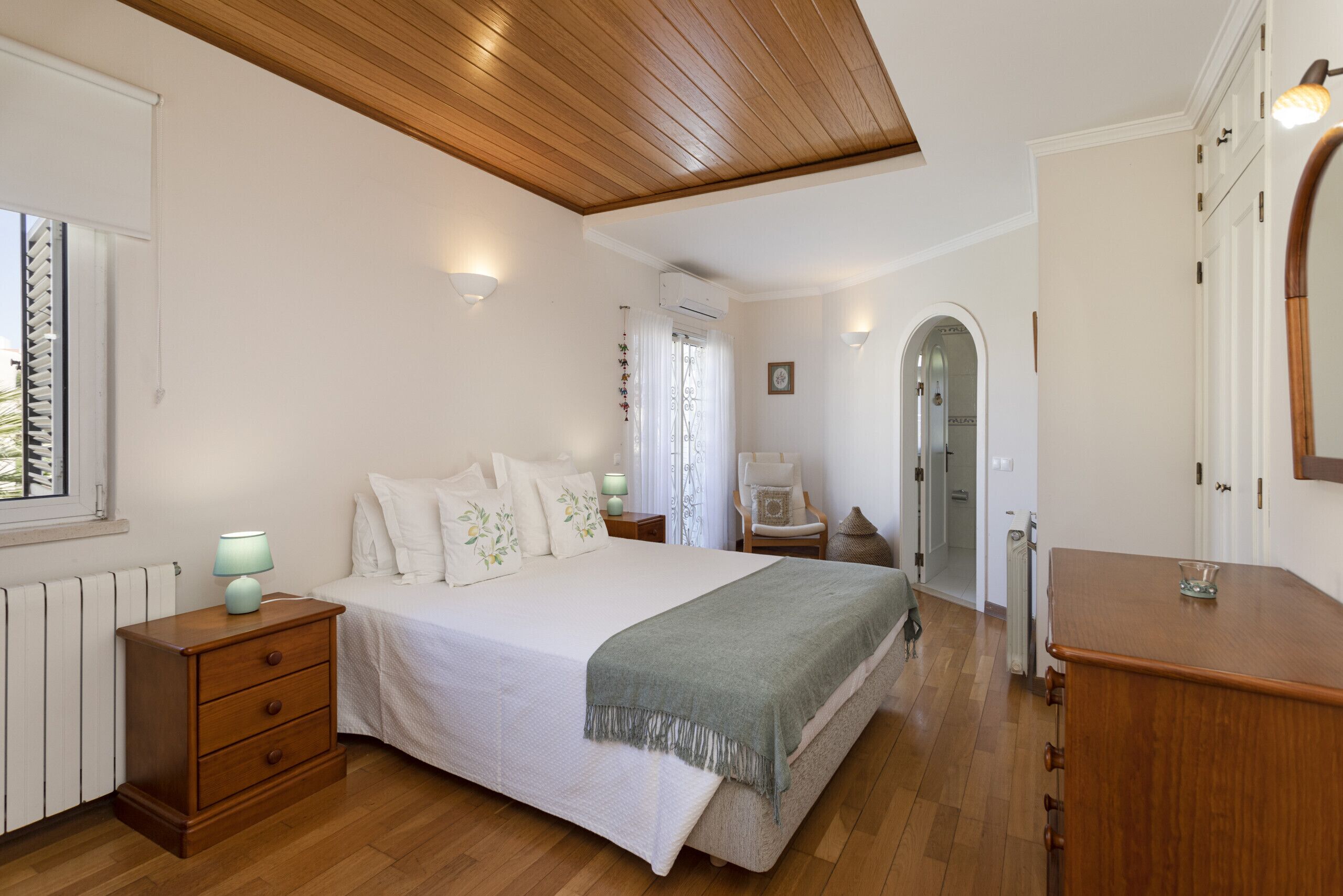 4 Schlafzimmer, Bügeleisen/Bügelbrett, kostenloses WLAN, Bettwäsche