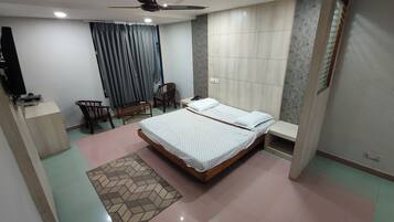 Desk, free WiFi, bed sheets