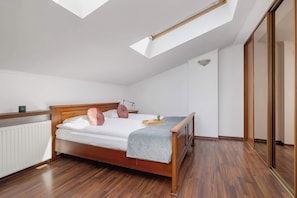 2 bedrooms, desk, iron/ironing board, travel crib