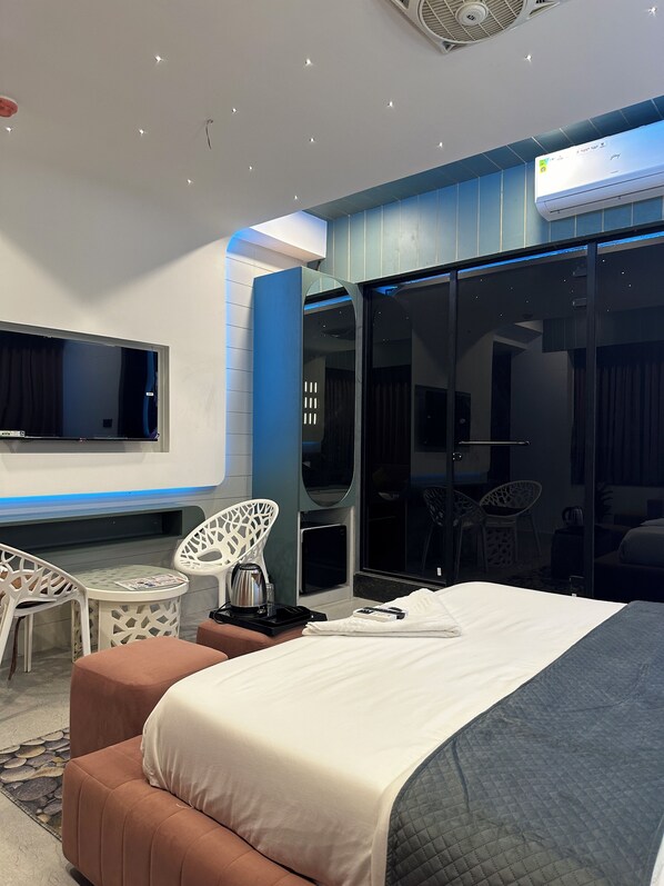 Luxury-Suite, Stadtblick | Kostenloses WLAN, BettwÀsche