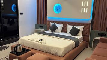 Luxury Suite, City View | Free WiFi, bed sheets