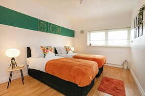 4 Schlafzimmer, Bügeleisen/Bügelbrett, WLAN, Bettwäsche